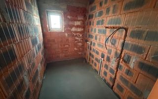 CASA TRIPLEX, TOATE UTILITATILE, INCALZIRE PARDOSEALA, COMISION 0% - Poză 9