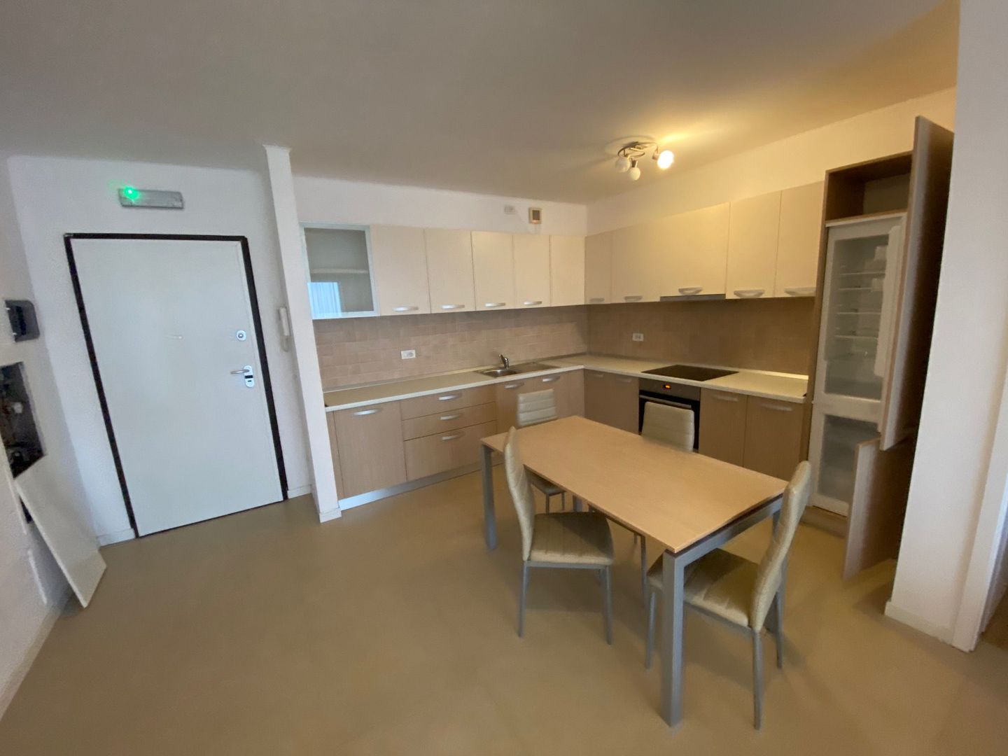 Apartament cu 3 camere   în zona Ultracentral - Poză 6