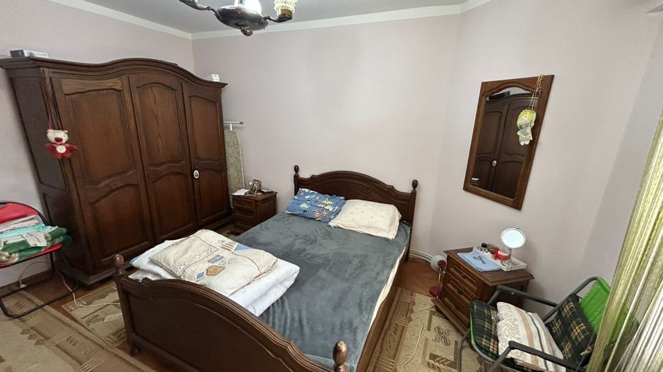 Apartament 3 camere, etaj 1 - zona Centru - Poză 1