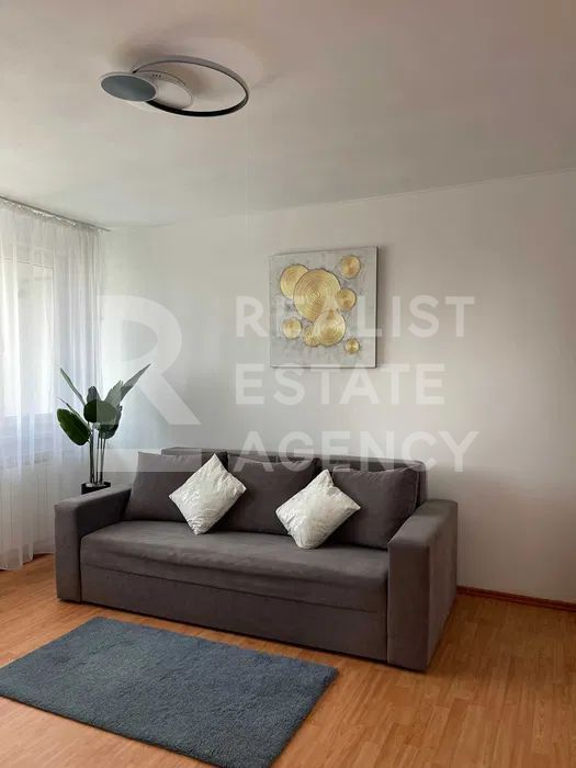 Vânzare, apartament cu 2 camere în zona Drumul Taberei - Poză 2