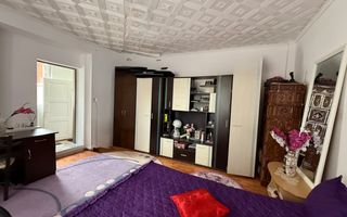 Casa ultracentral + piscină - Poză 1