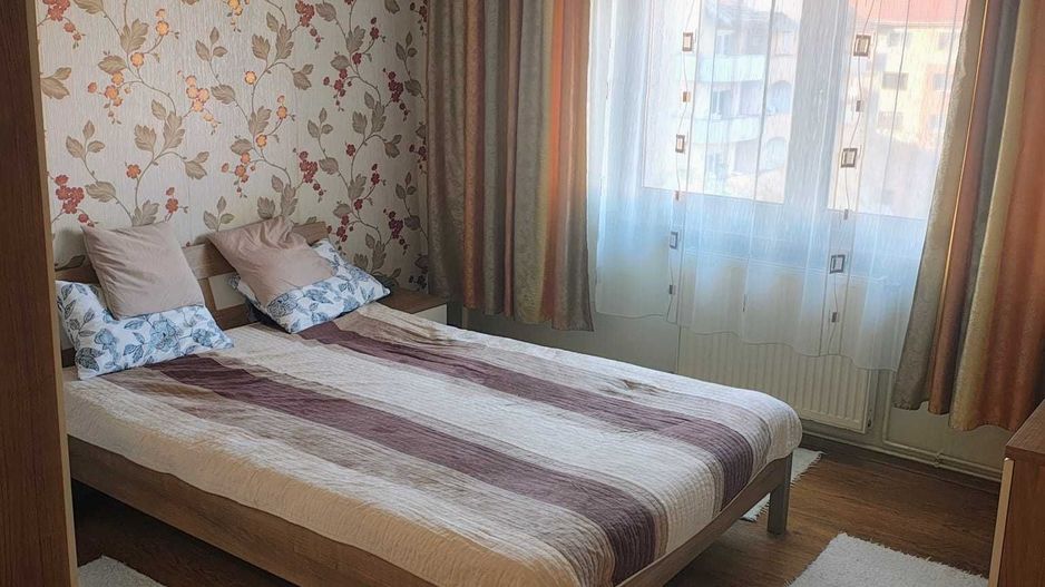 BRASADAS vinde ap 3 cam etaj 4/4 in Carpati 2. - Poză 4