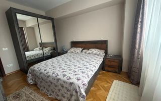 Vânzare apartament 3 camere - Victoriei - Poză 3