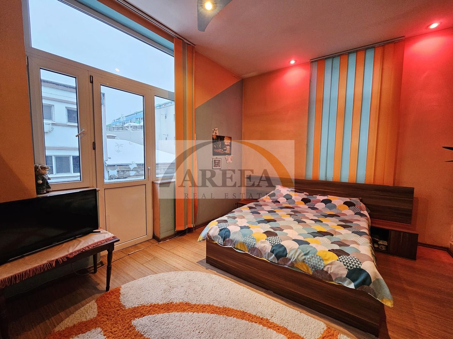 Proprietate in vila, etaj, partial renovat - Pasajul Unirii - 154 mp - Poză 13