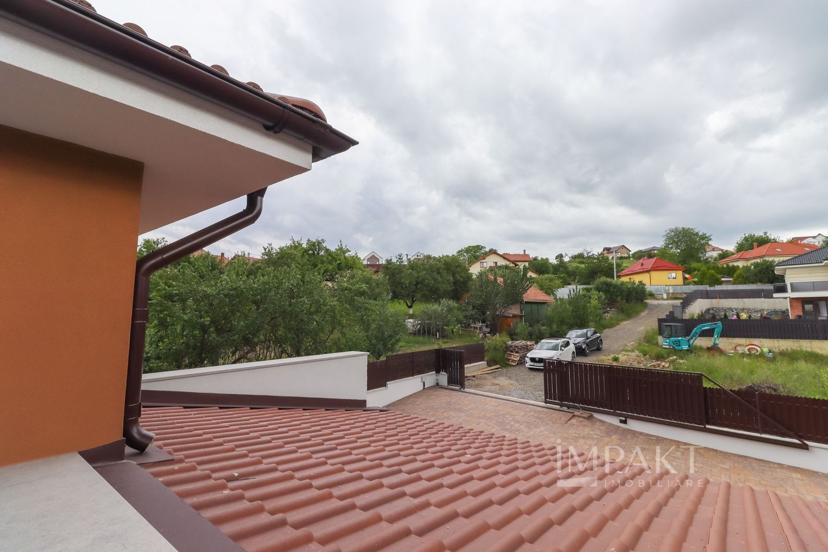 Case cuplate 5 camere si teren de 700 m2 in Feleacu - Poză 19