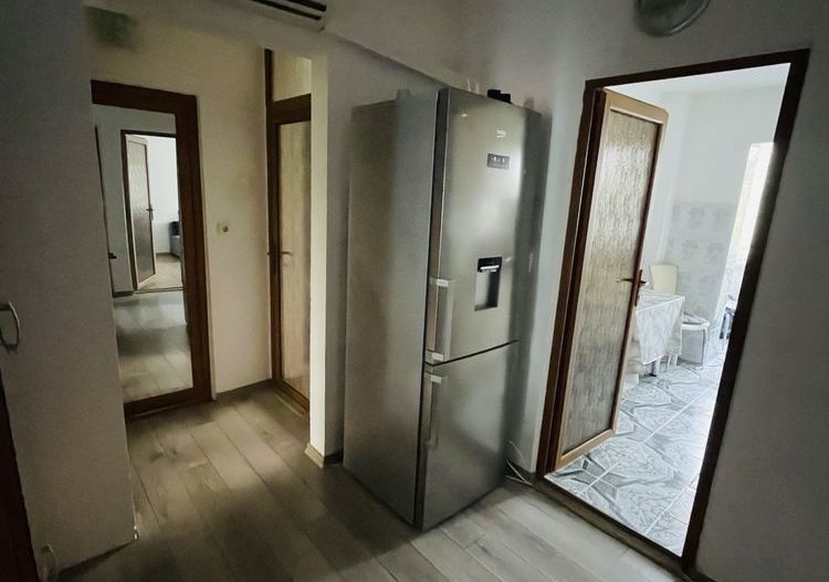 Apartament 2 camere, decomandat, etaj 1, zona excelenta - - Poză 1