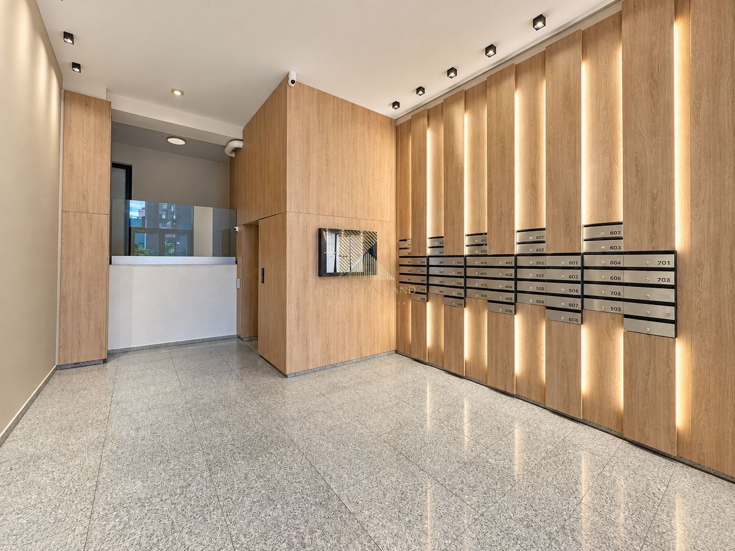 Apartament premium cu 2 camere, decomandat, etaj 5, Kasper Coresi Mall - Poză 2