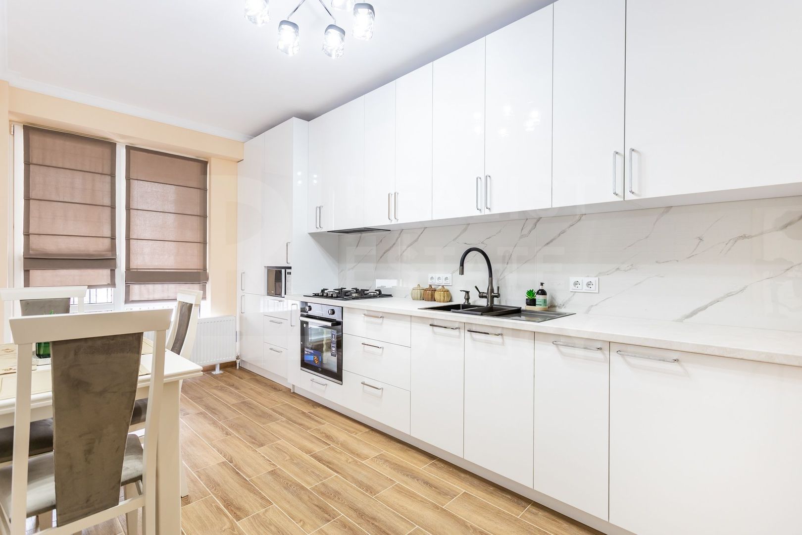 Chirie, apartament, 2 camere, strada Calea Ieşilor, Sculeni - Poză 4