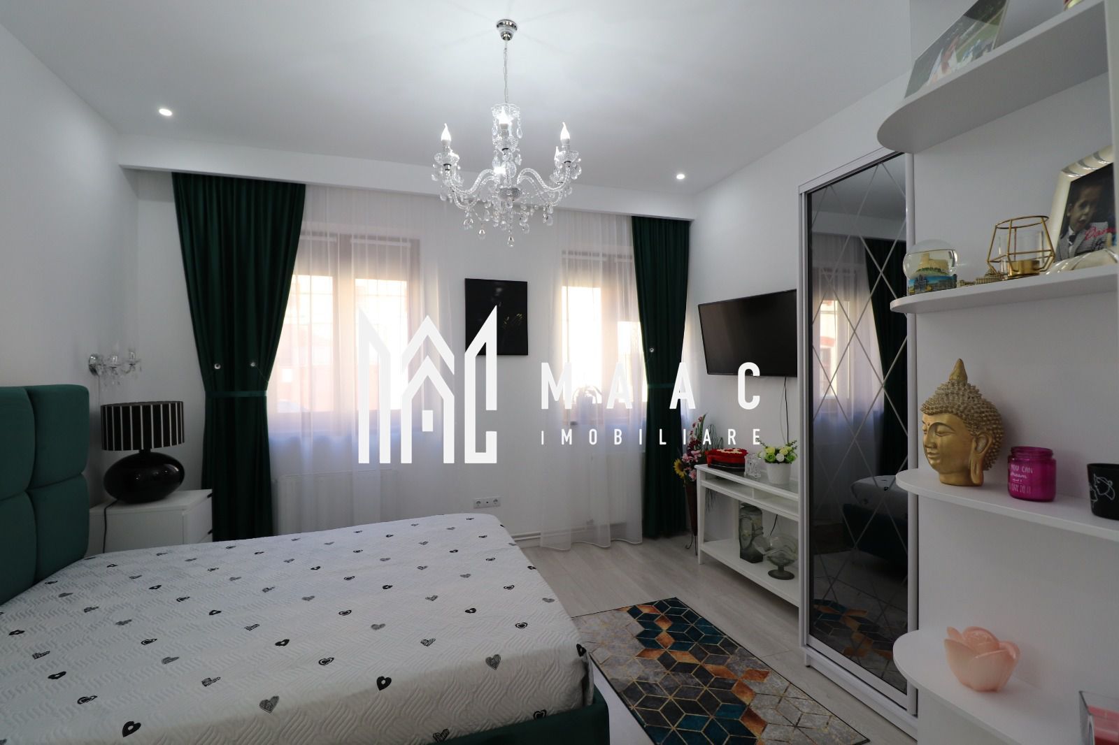 Apartament 3 camere | Zona Centrala | Curte - Poză 1