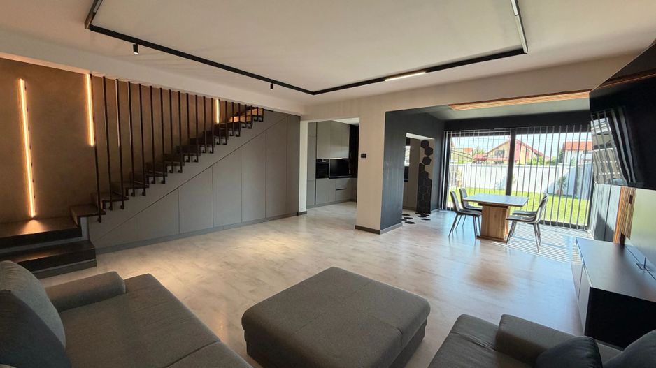DUPLEX-  UTIL COMPARTIMENTAT SI MOBILAT - Poză 1