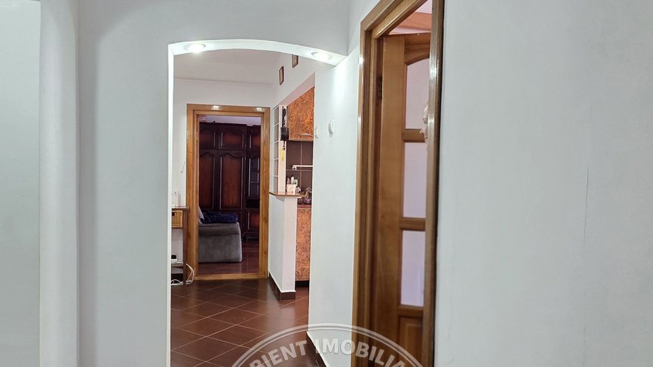Apartament cu 3 camere, mobilat și utilat, VASLUI - zona CENTRU; - Poză 2