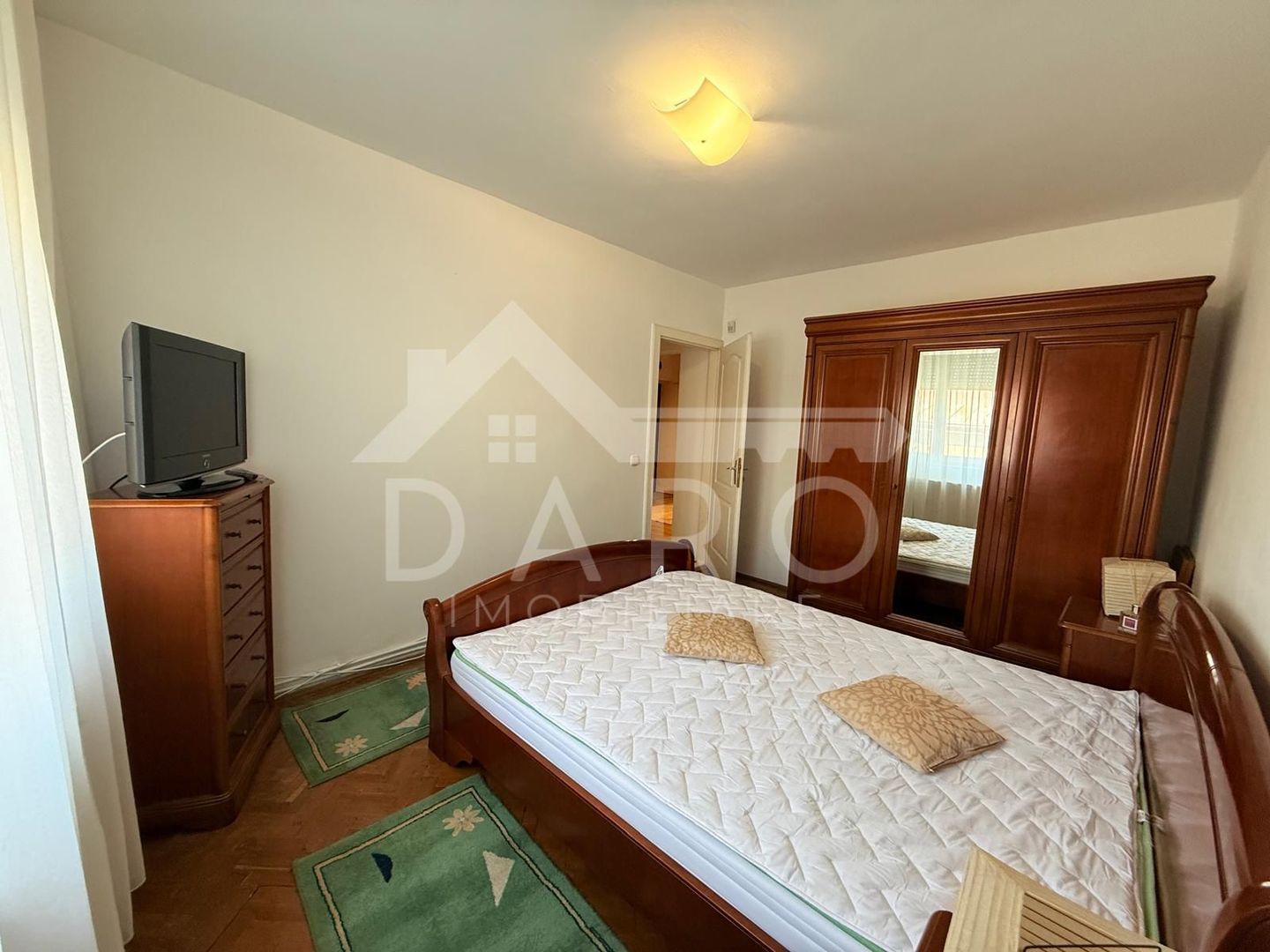 Închiriez apartament cu 2 camere in Tg Mureș, zonă centrală - Poză 9