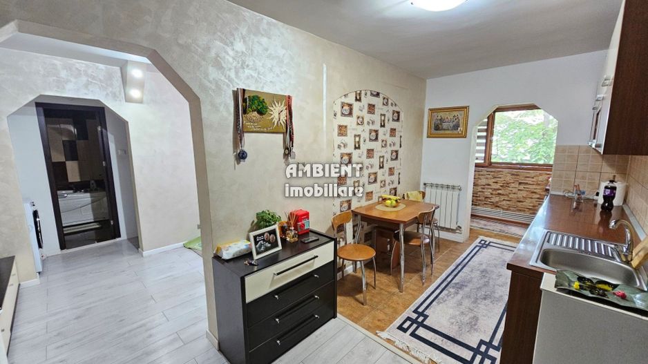 Apartament cu 3 camere, mobilat și utilat, zona LIBERTATII; - Poză 3