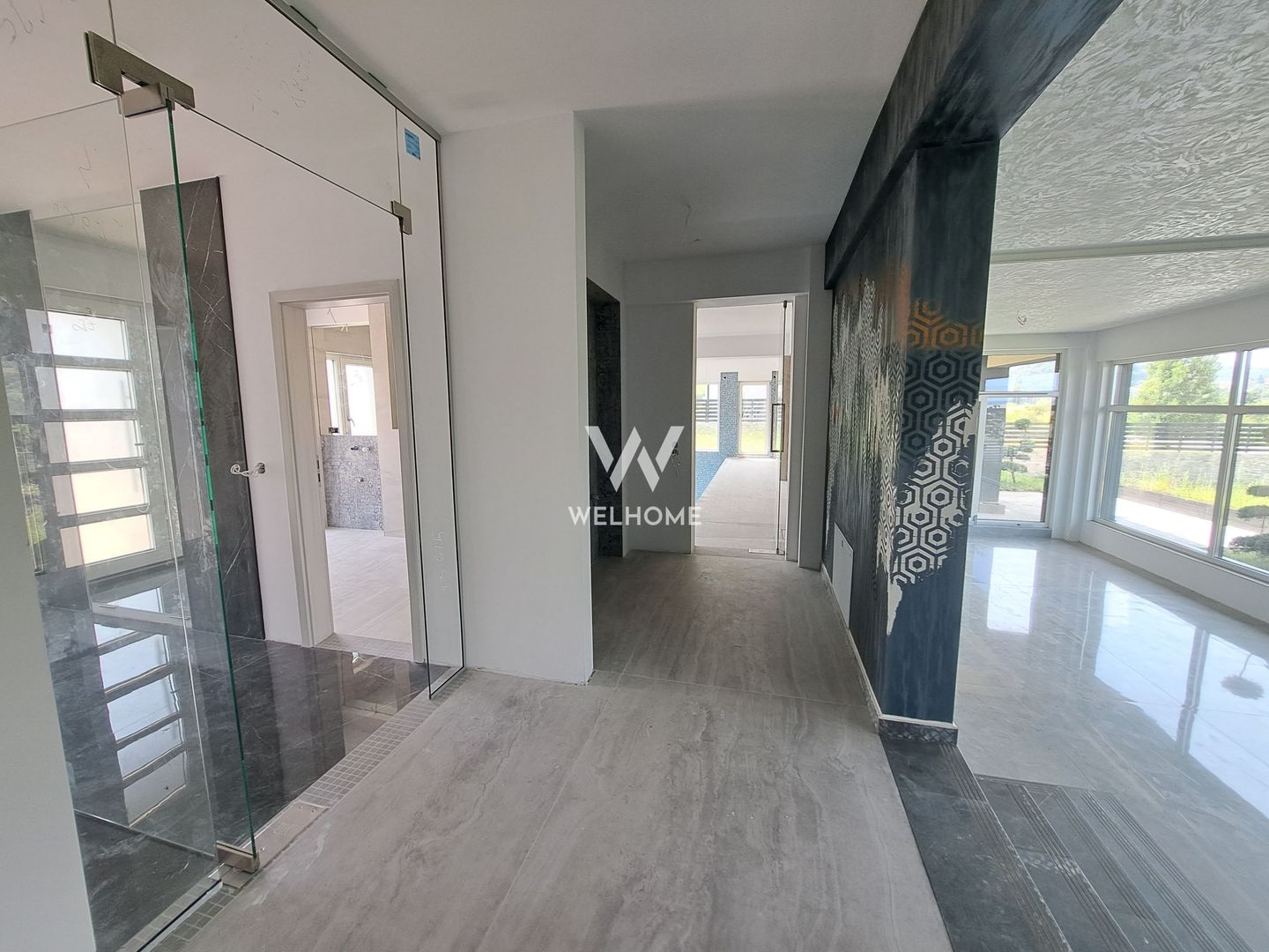 Vilă modernă premium cu piscină interioară, teren 1200 mp și panoramă - Poză 3