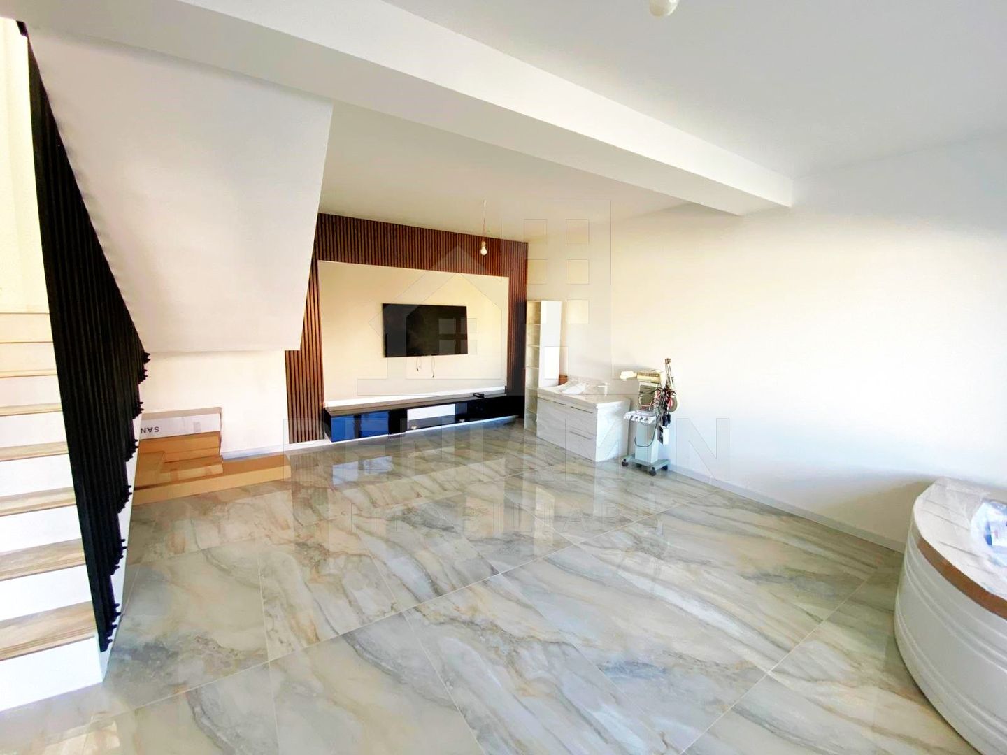 Casa noua stil mediteranean - P+1 - 4 dormitoare - 176mp - Damila - Poză 2