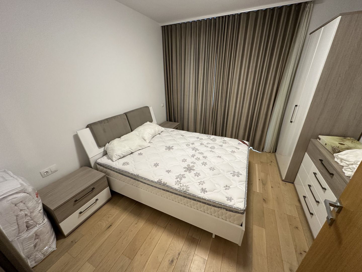 Apartament bloc nou 4 camere - parcare subterana - Poză 13