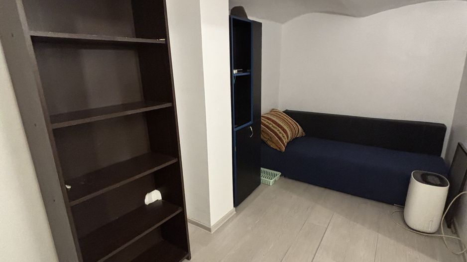 Apartament 2 camere,curte comuna/4 proprietari - Poză 14