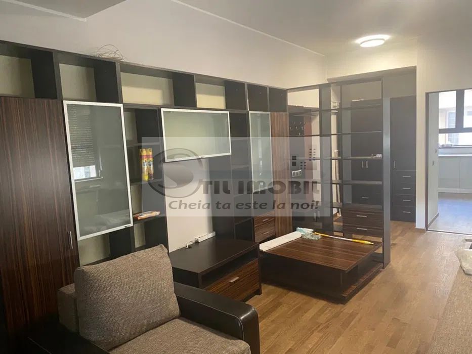 Apartament 4 Camere + Loc de parcare- Zona Tatarasi- 675 Euro - Poză 1