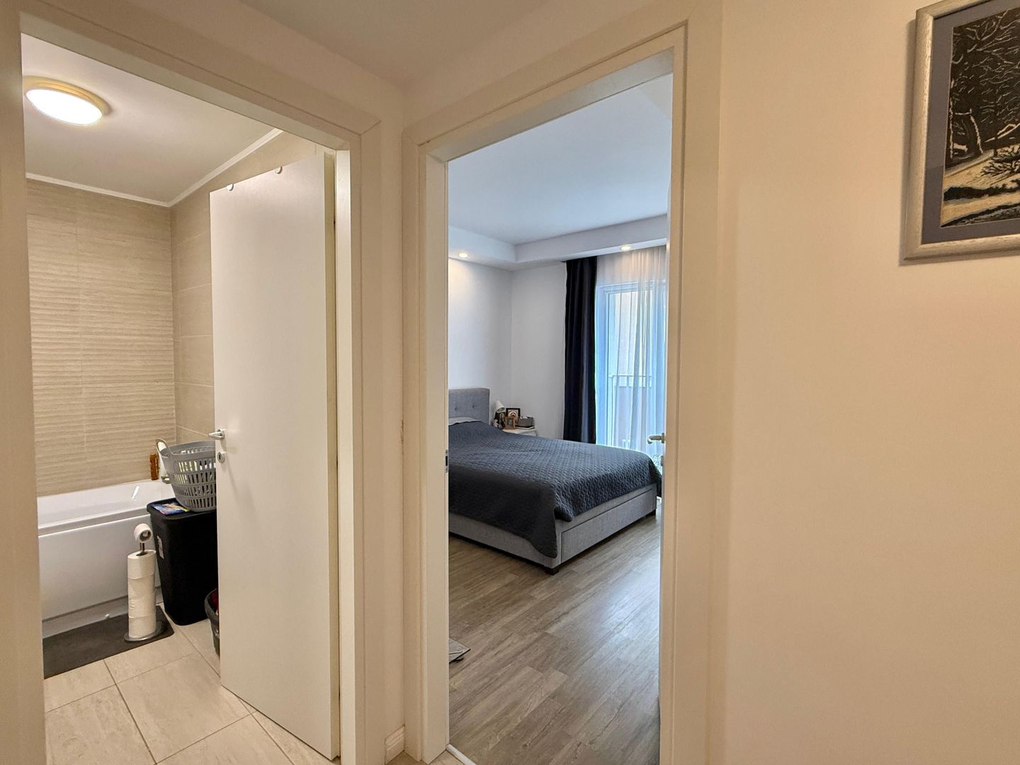 COSMOPOLIS - Apartament cu 2 camere si parcare, mobilat si utilat. - Poză 8