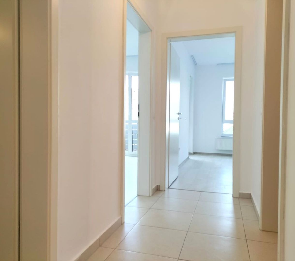 Vindem apartament 3 camere complet renovat cu vedere pe 2 parti - Poză 21