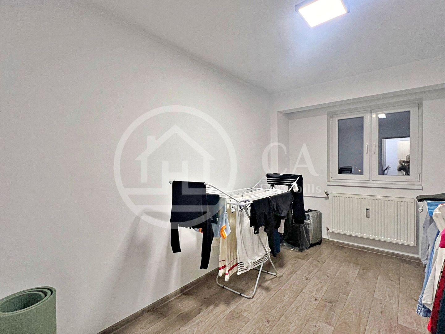 Apartament de vânzare cu 3 camere in zona Rogerius, Oradea - Poză 8