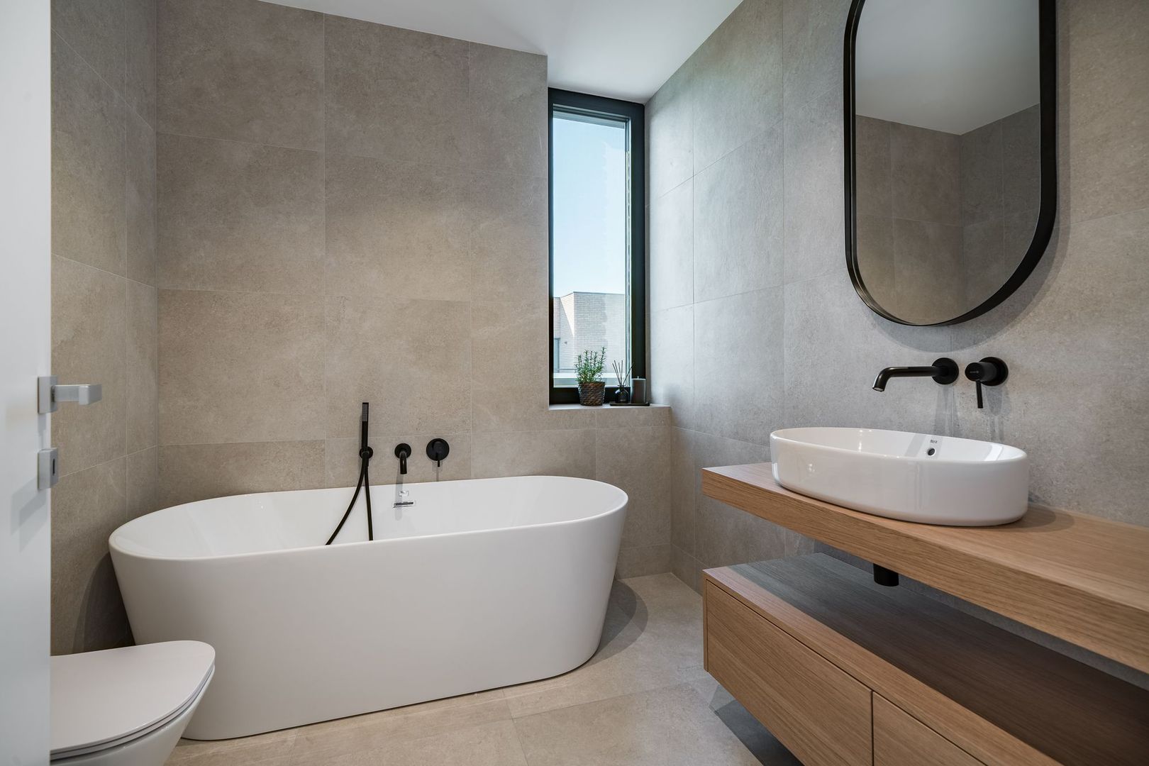 Apartament cu 4 camere mobilat in Amber Forest - Poză 11