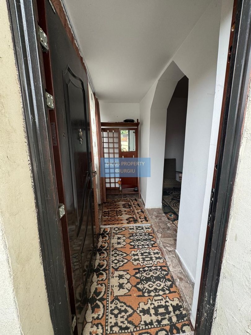 Casă cu garaj – str. Mărășești - Poză 3