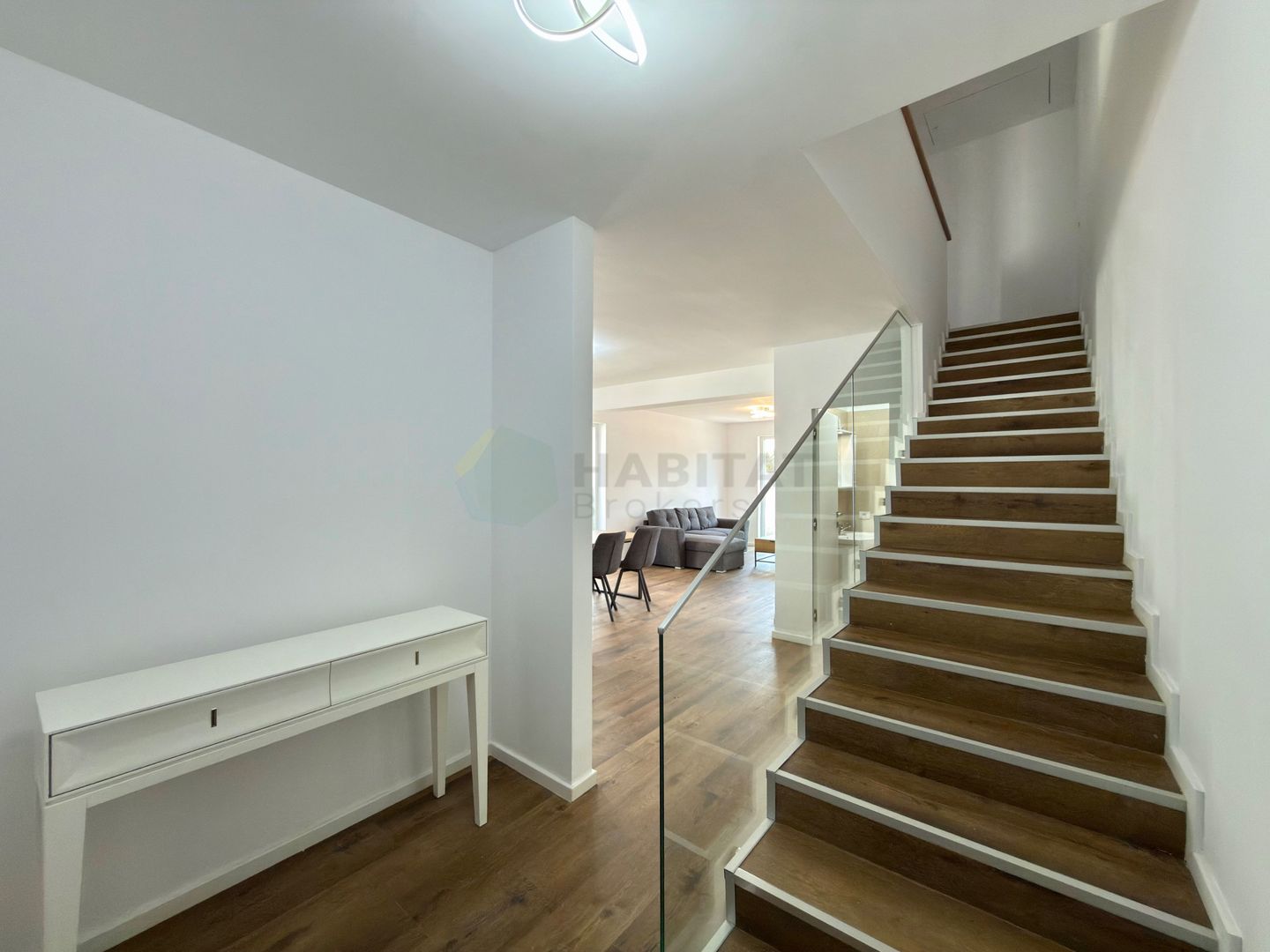 Vilă de închiriat în Tunari – 4 camere | curte proprie | disponibilă imediat - Poză 7