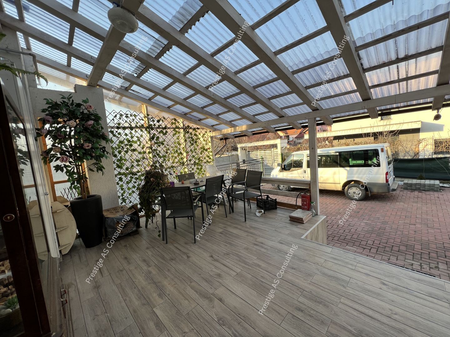 Vila 7 incaperi + 3 Anexe | 1800mp Teren | La Intrare in Dumbravita - Poză 12