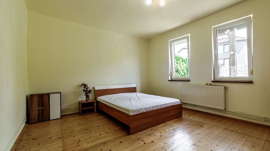 Vandut Casa cu teren generos la pret de apartament in Gradiste - Poză 4