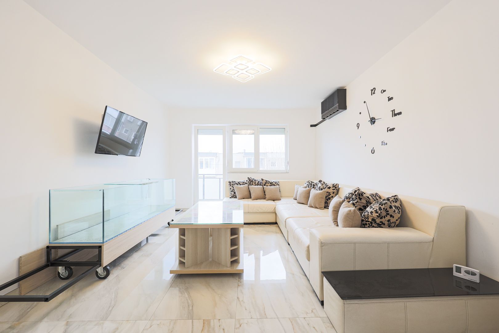 PROPRIETATE REZERVATA! Apartament spațios, modern și gata de mutare! - Poză 3