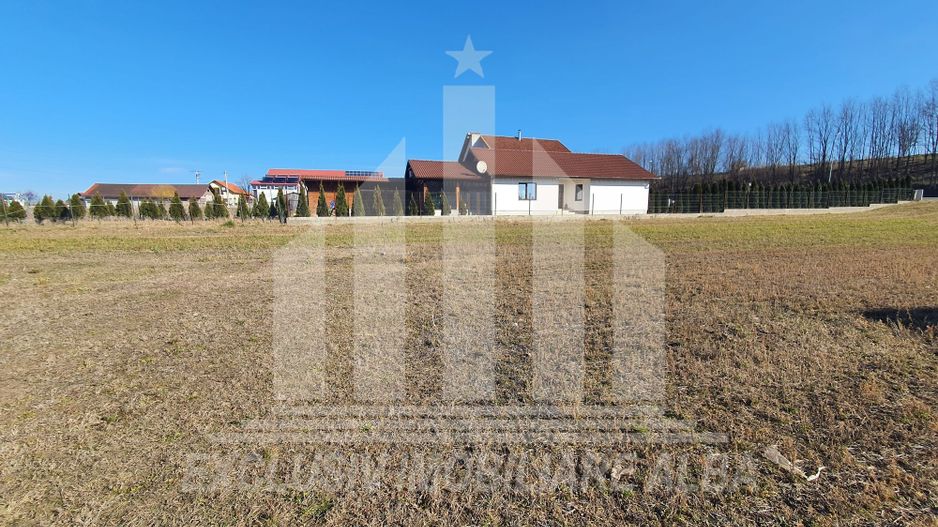 Teren intravilan | 920 mp | 14.5 ml deschidere | Ciugud - Poză 2