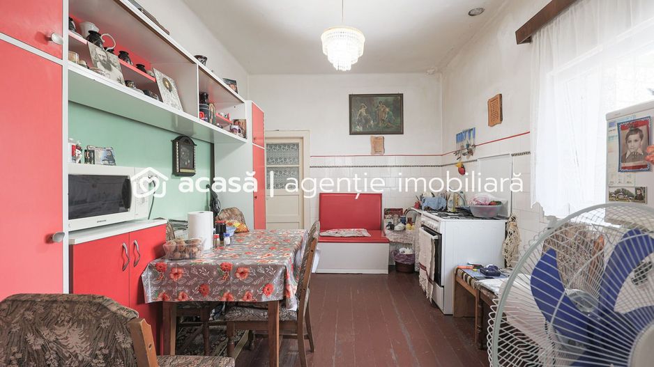 O casă în Grădiște, cu grădină proprie - teren 316 mp - Poză 6