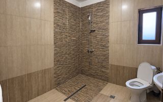 Casă tip duplex cu 5 camere, 2 băi, terasă și 4 locuri de parcare - Poză 7