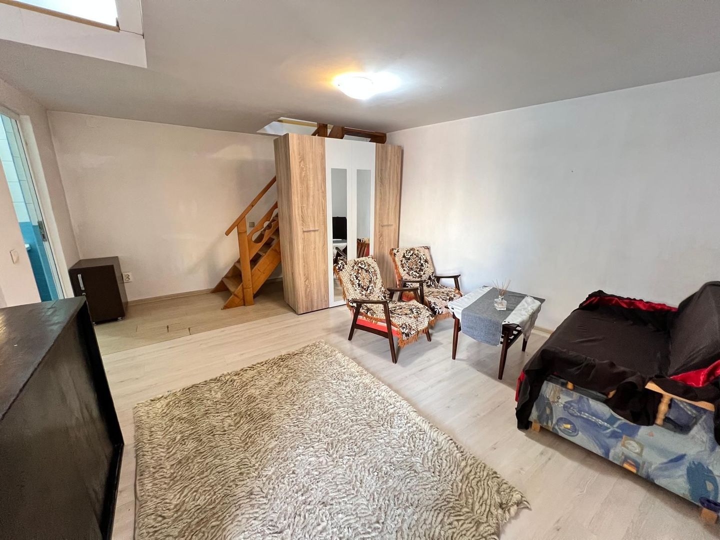 Apartament cu 2 Camere dispus pe 2 nivele | 41 mp | Central | Piața Abator - Poză 1