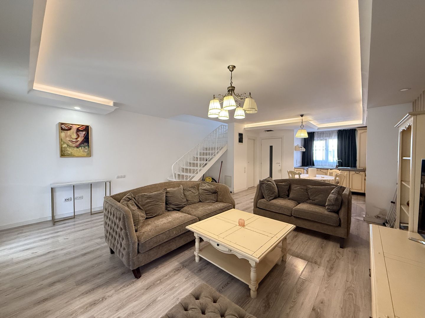 Vila cu 2 dormitoare si 3 bai | Cosmopolis | aproape de Mall | Piscina - Poză 3