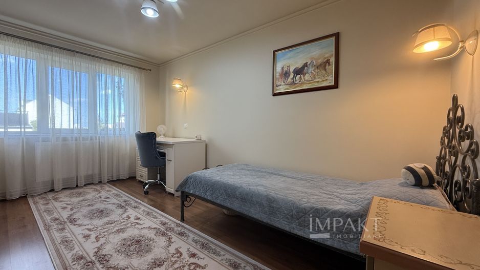 Apartament deosebit cu 4 camere decomandat si garaj in Andrei Muresanu - Poză 7