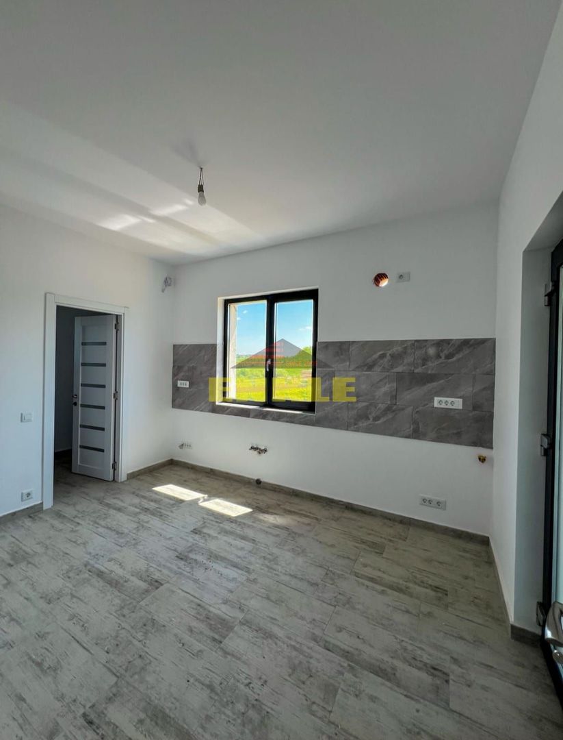 De vânzare casă nouă in Curtești - Poză 6