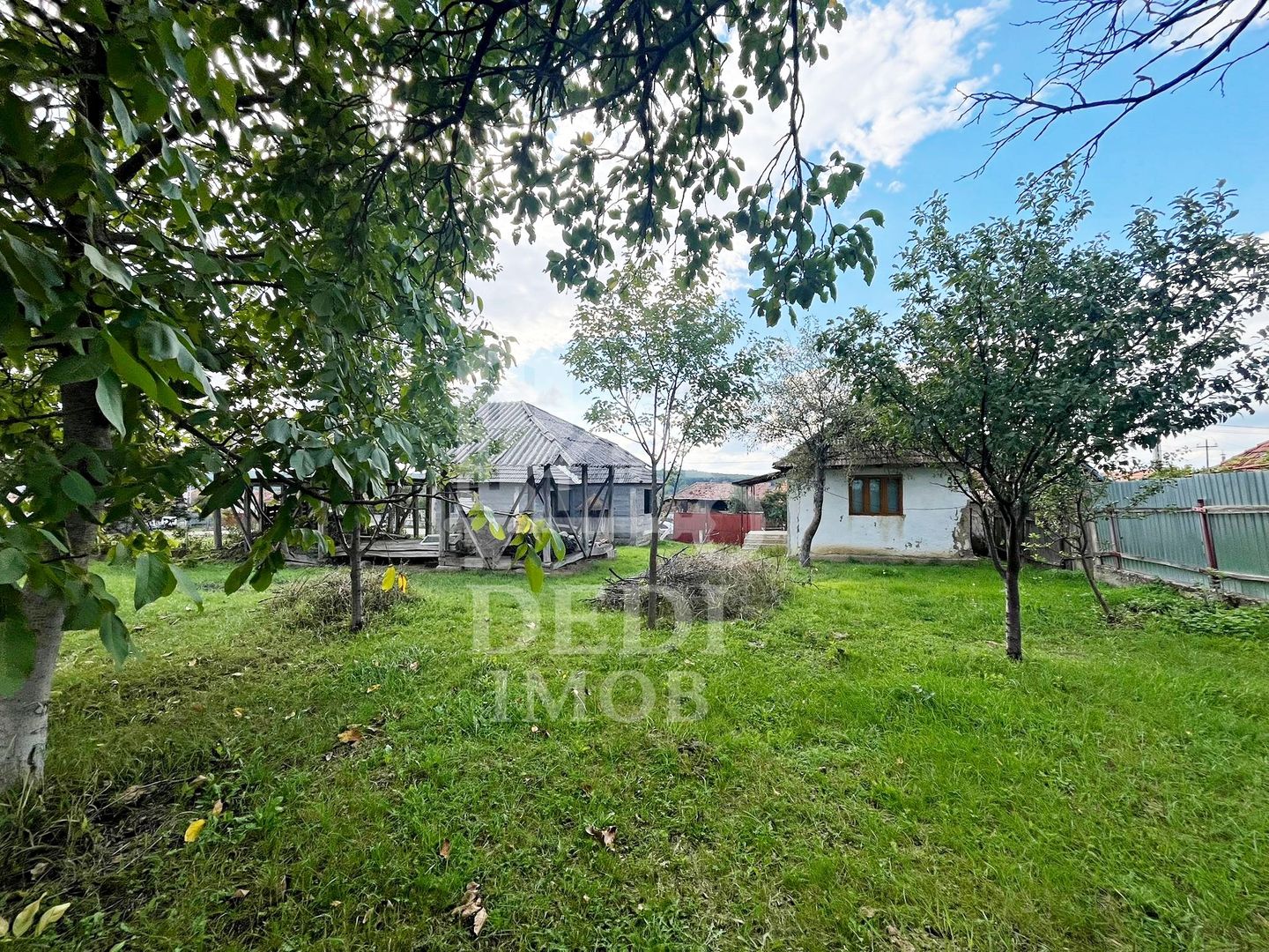 Casa de vanzare si teren de 3000mp in satul Calea Mare, Bihor - Poză 4