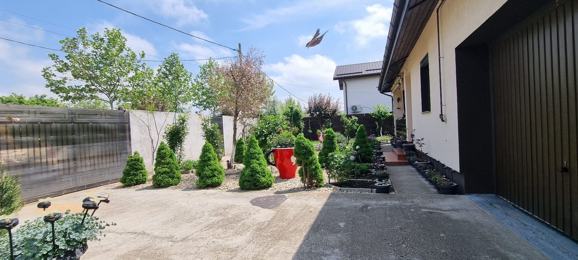 Parter cu structură pentru etaj, curte amenajată și organizare impeca - Poză 50