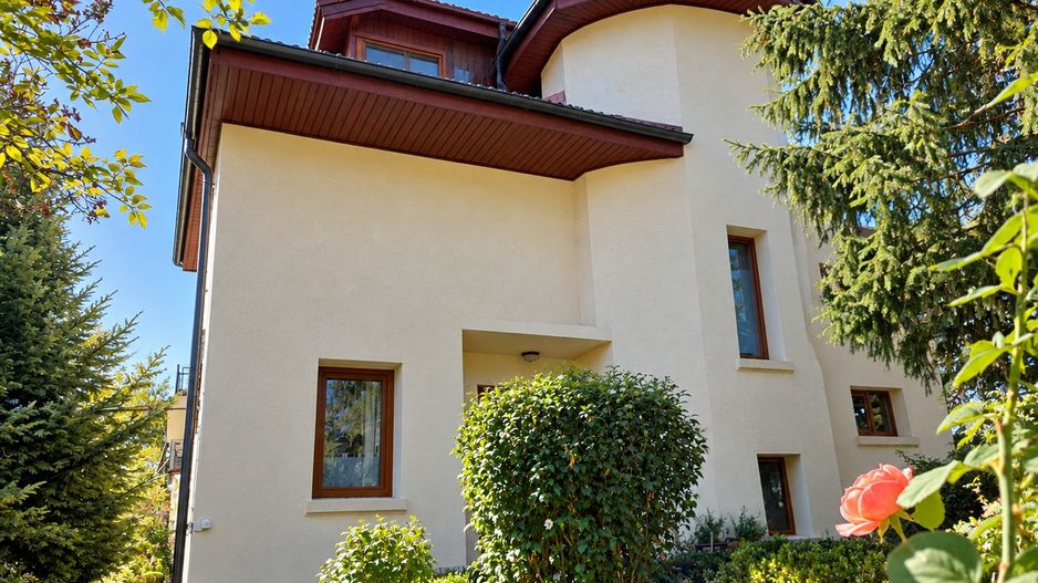 Vilă cu 8 camere de vânzare, piscina, livada, iesire la Balta Pasarea - Poză 2