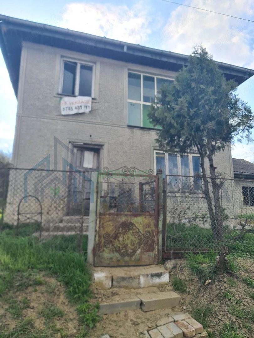 Casă de vânzare în comuna Probota, județul Iași - Poză 4