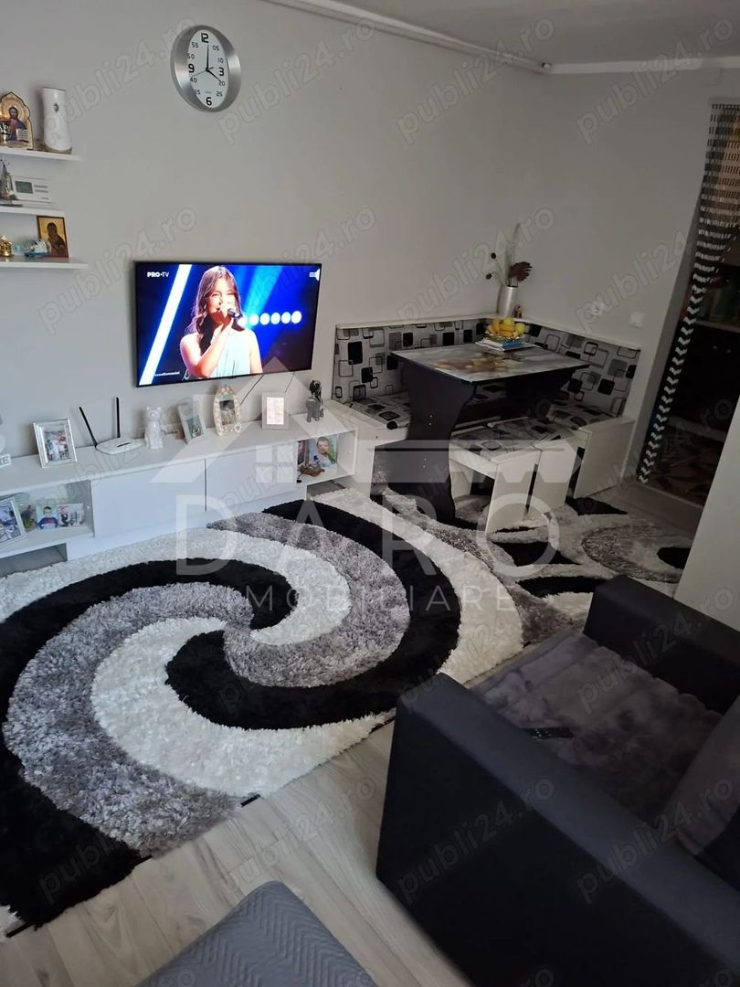 Casă de vânzare - Poză 1