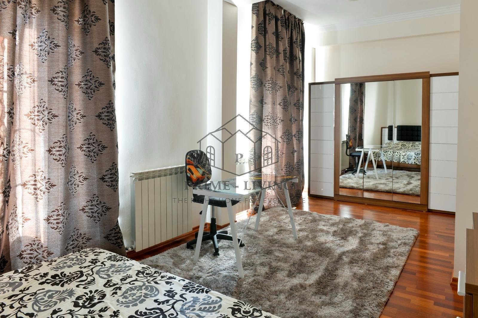 VILA DE LUX CU 6 DORMITOARE SI PISCINA + 800 MP CURTE LA INCHIRIRE - Poză 19