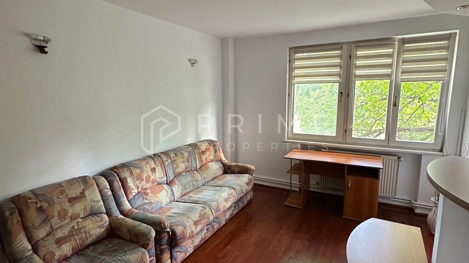 DE ÎNCHIRIAT: Apartament cu 3 camere | Cartierul Cornișa (Zona Zambara - Poză 1