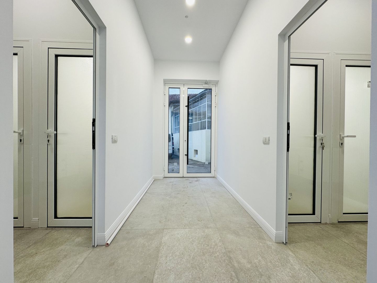 Oferta Inchiriata -Cladire Birouri Clasa A - Renovata integral | 276 mp | Com 0% - Poză 2