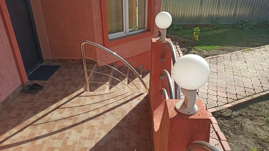 Casa 5 camere, 250 mp teren liber, adiacent șoseaua Leordeni - Poză 4