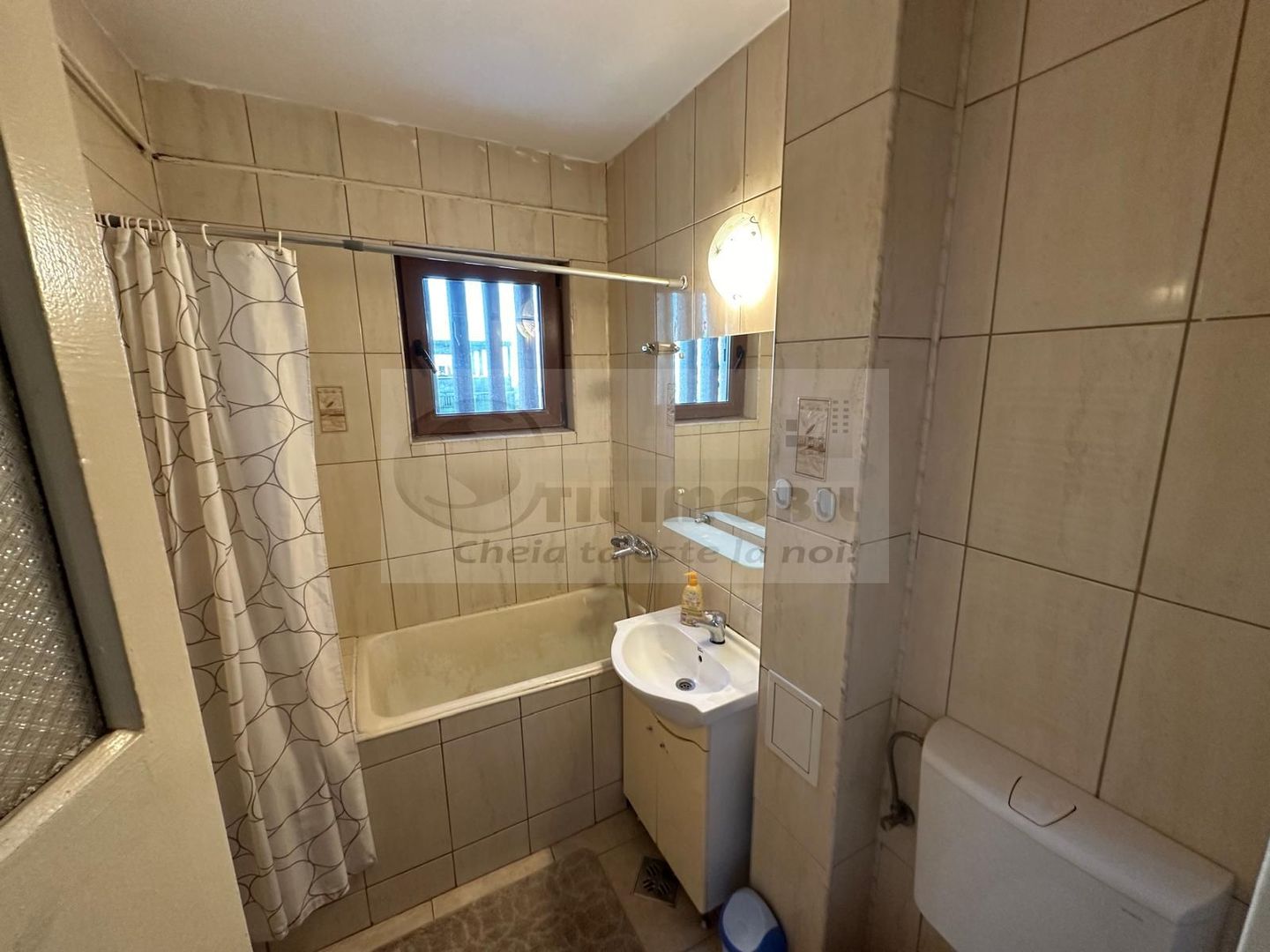 Apartament cu 2 camere decomandat - Gradina Copou - 125.000 euro ! - Poză 3