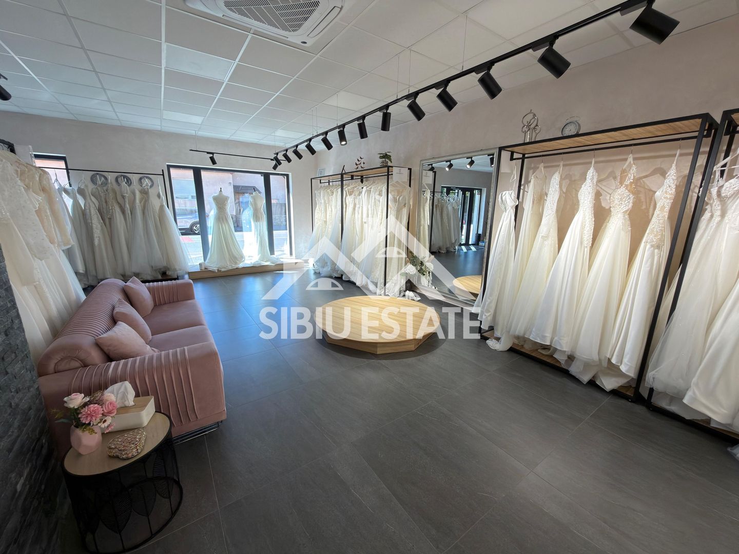 Spatiu comercial/birouri, zona buna, circulata, cladire moderna - Poză 3