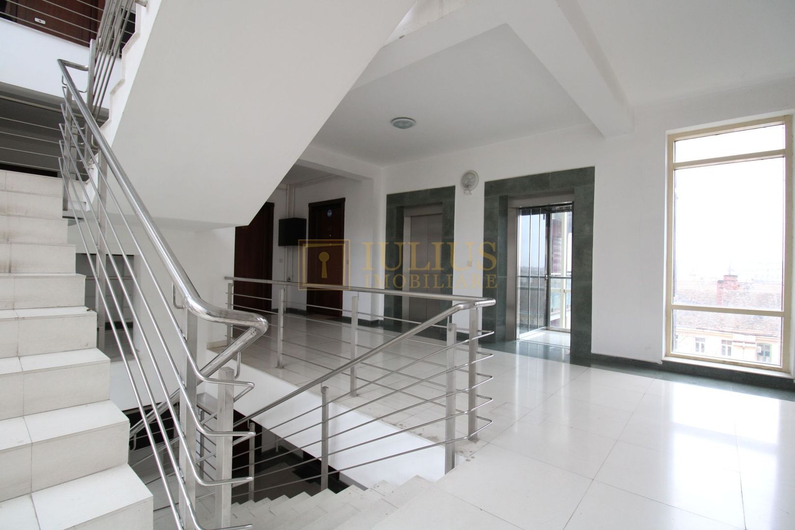 4 camere, bloc Tender langa - Isho - Take Ionescu; vedere spre raul Bega. - Poză 27